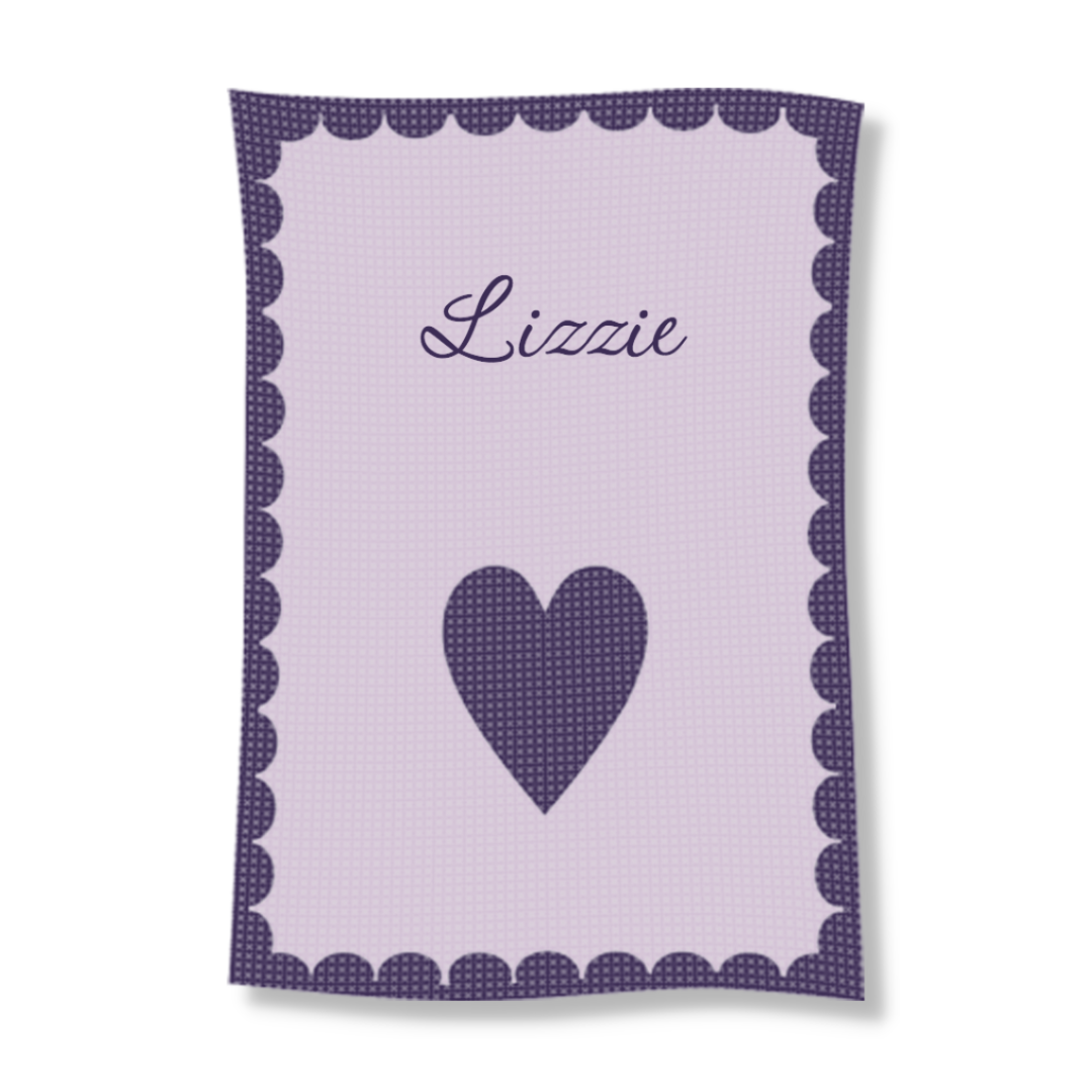 SINGLE HEART &amp; SCALLOPED EDGE BLANKET
